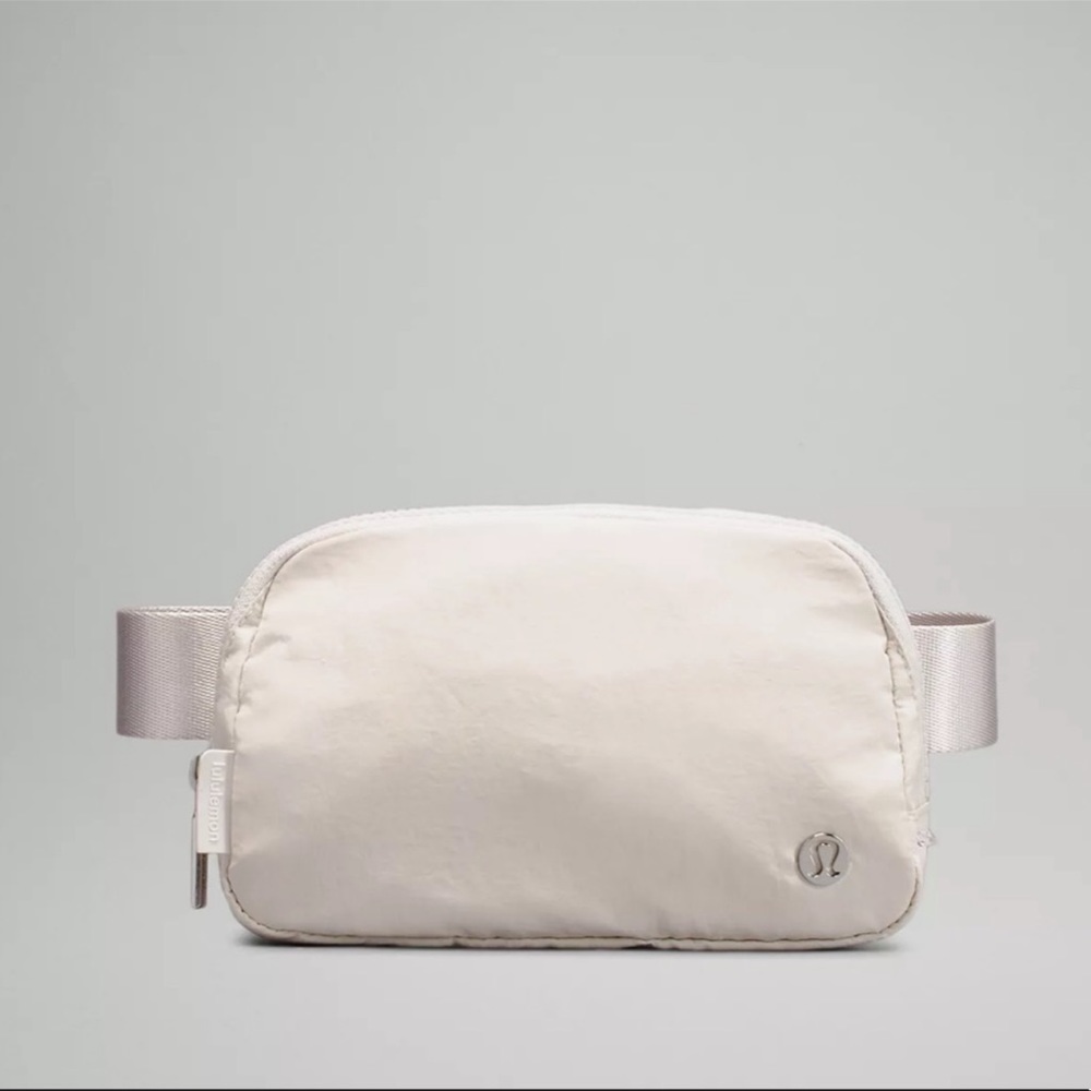 NEW Lululemon Everywhere Belt Bag White Opal